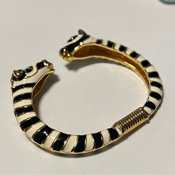 Vintage KJL Kenneth Jay Lane Zebra Enamel Striped Gold tone Bangle Cuff Bracelet - Picture 6 of 7
